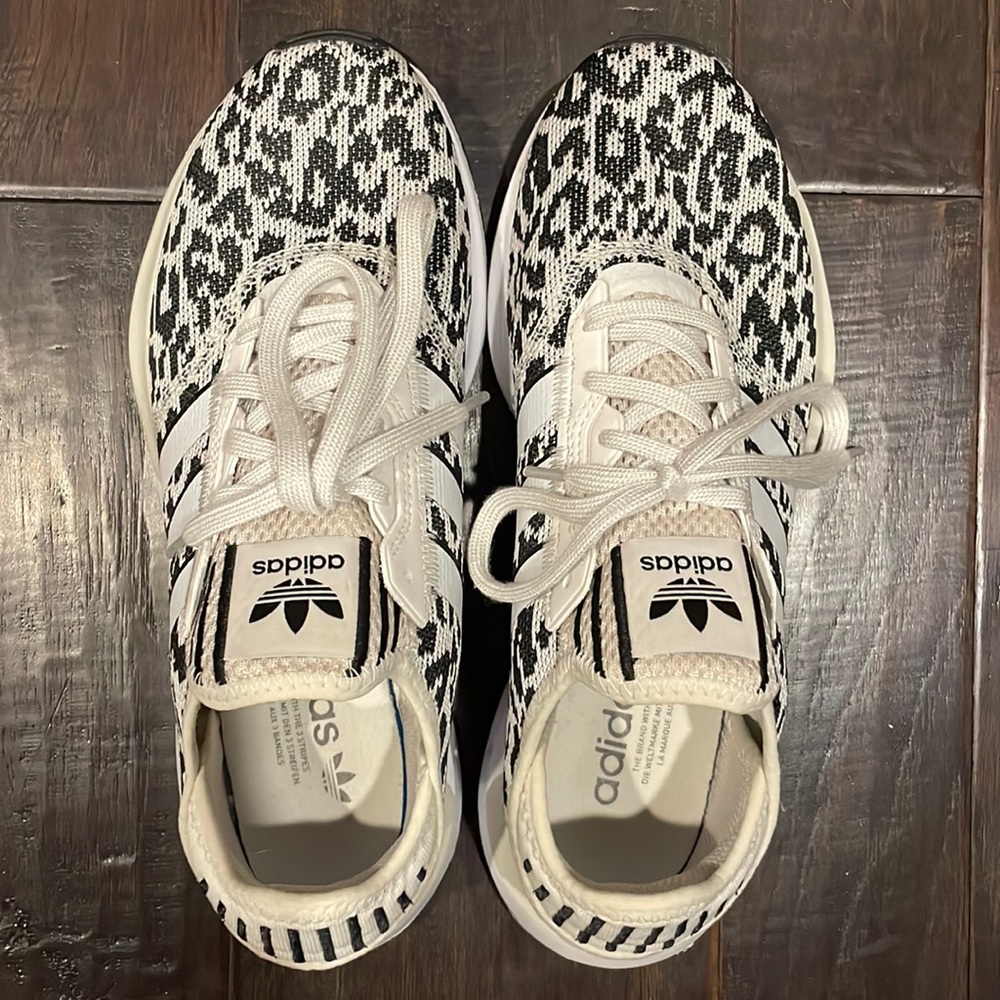 Adidas Sneakers